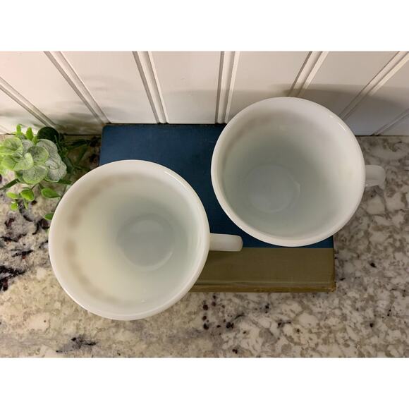 Vintage set of 2 Pyrex Butterfly Gold Milk Glass Mugs Teacups Retro GrandmaCore - Picture 6 of 9